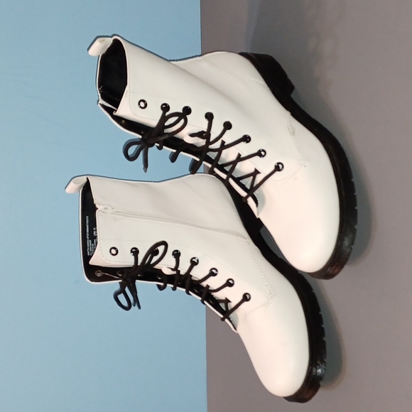 NEW Time and Tru White Lug Boots - Picture 2 of 11